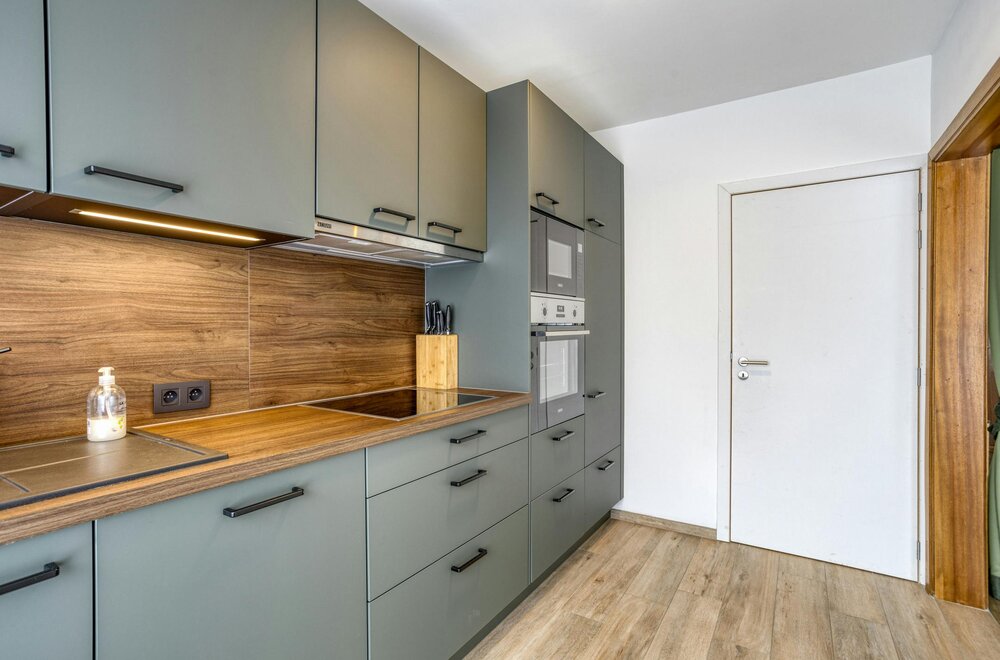 appartement-met-2-slaapkamers-en-garage-te-koop-in-merksem-006.jpg