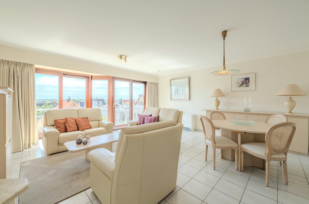 lichtrijk-tweeslaapkamer-appartement-te-koop-op-topligging-te-middelkerke-006.jpg