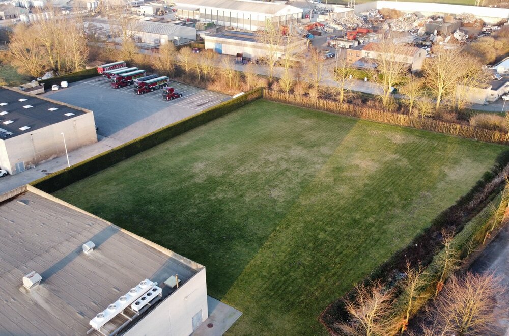in-gavere-tussen-gent-en-oudenaarde-wordt-een-uitstekend-onderhouden-voedingsgeschikt-bedrijfsgebouw-van-1-714m2-te-koop-aangeboden-dit-bedrijfsgebouw-is-gelegen-op-een-perceel-in-industriegebied-van-006.jpg