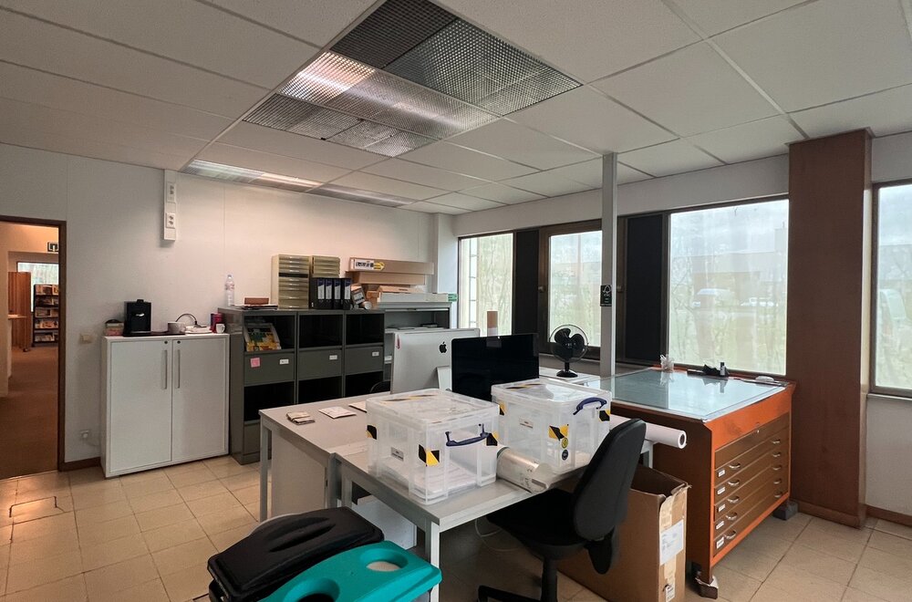 magazijn-productiehal-met-kantoren-vlakbij-de-a10-te-oostende-brugge-016.jpg