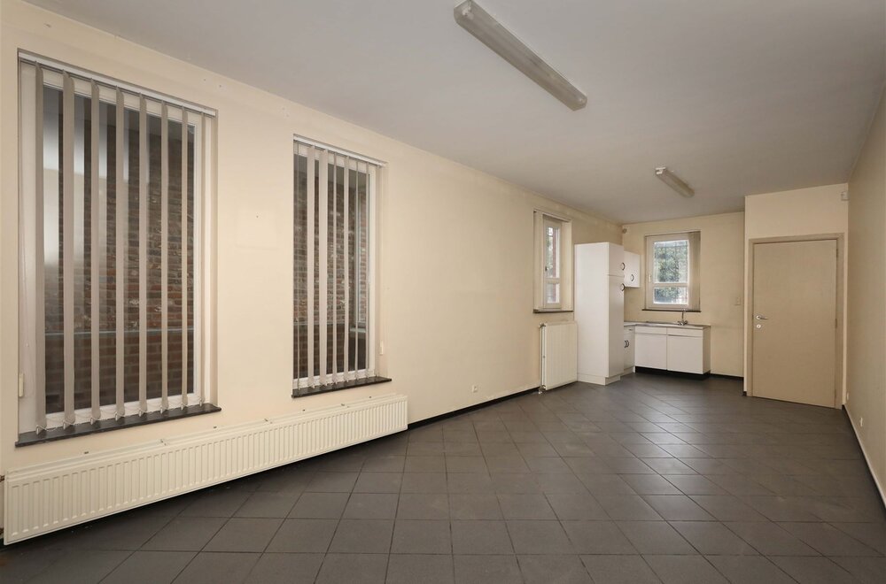 polyvalent-handelspand-op-toplocatie-in-borgloon-005.jpg