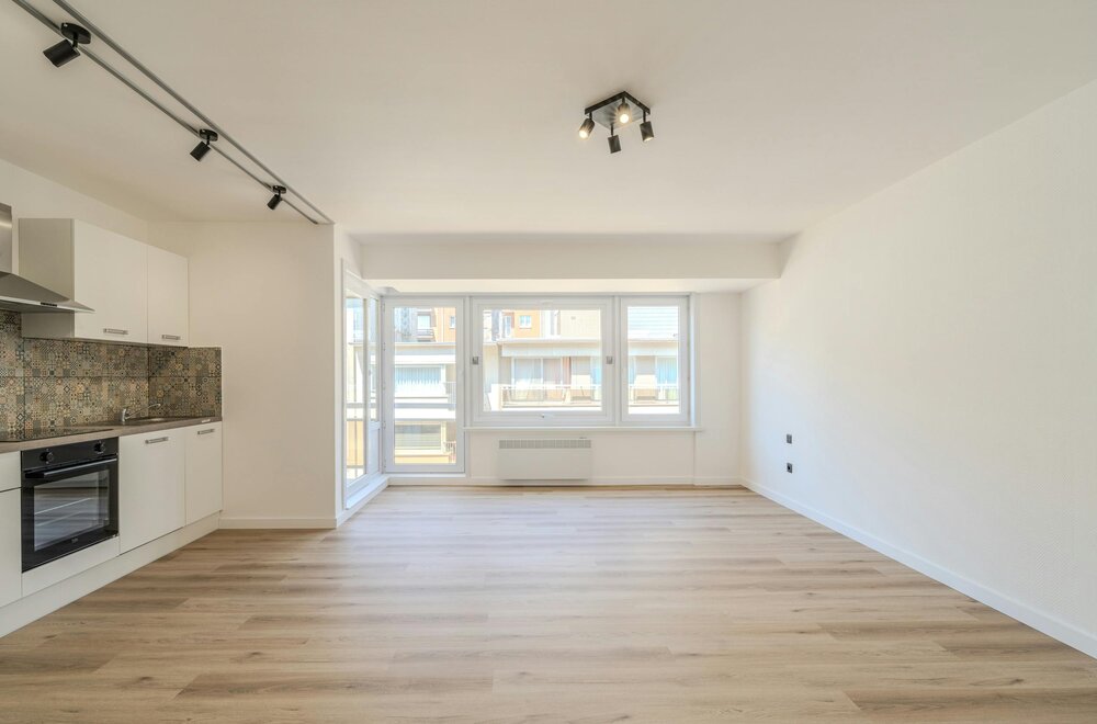volledig-gerenoveerd-appartement-op-toplocatie-te-middelkerke-002.jpg