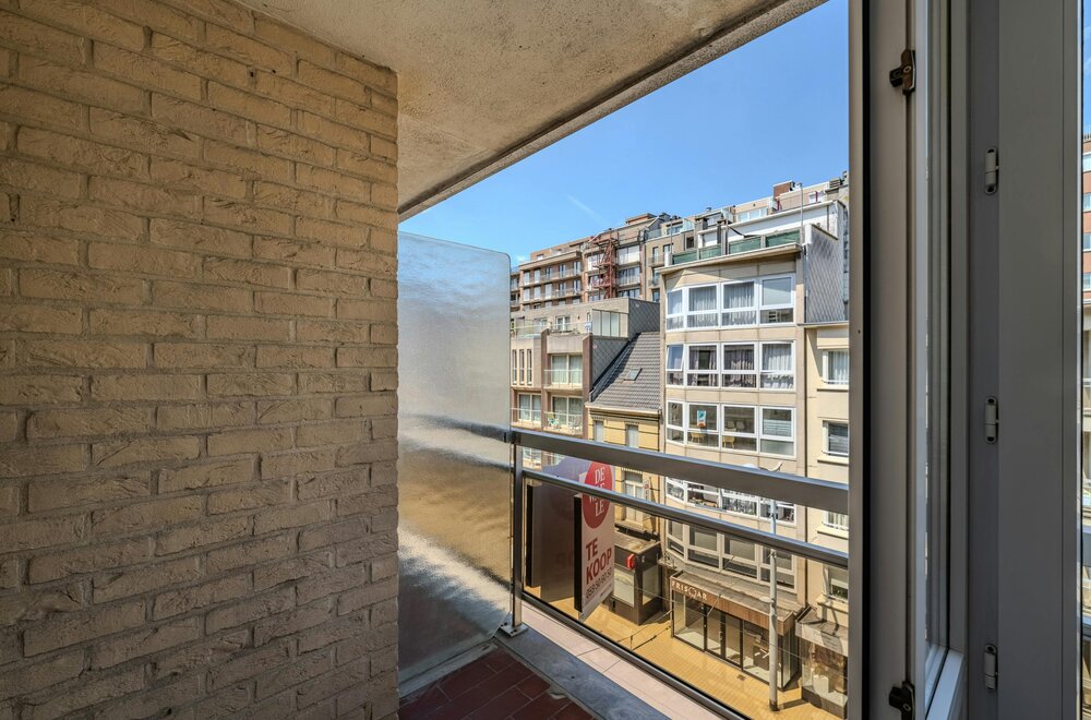 volledig-gerenoveerd-appartement-op-toplocatie-te-middelkerke-003.jpg