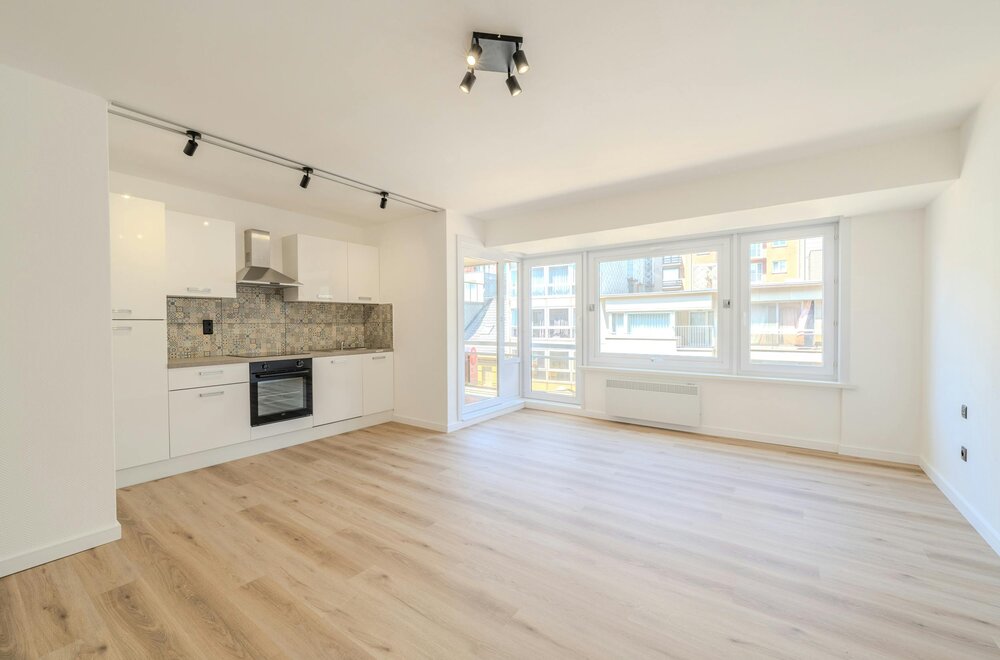 volledig-gerenoveerd-appartement-op-toplocatie-te-middelkerke-004.jpg