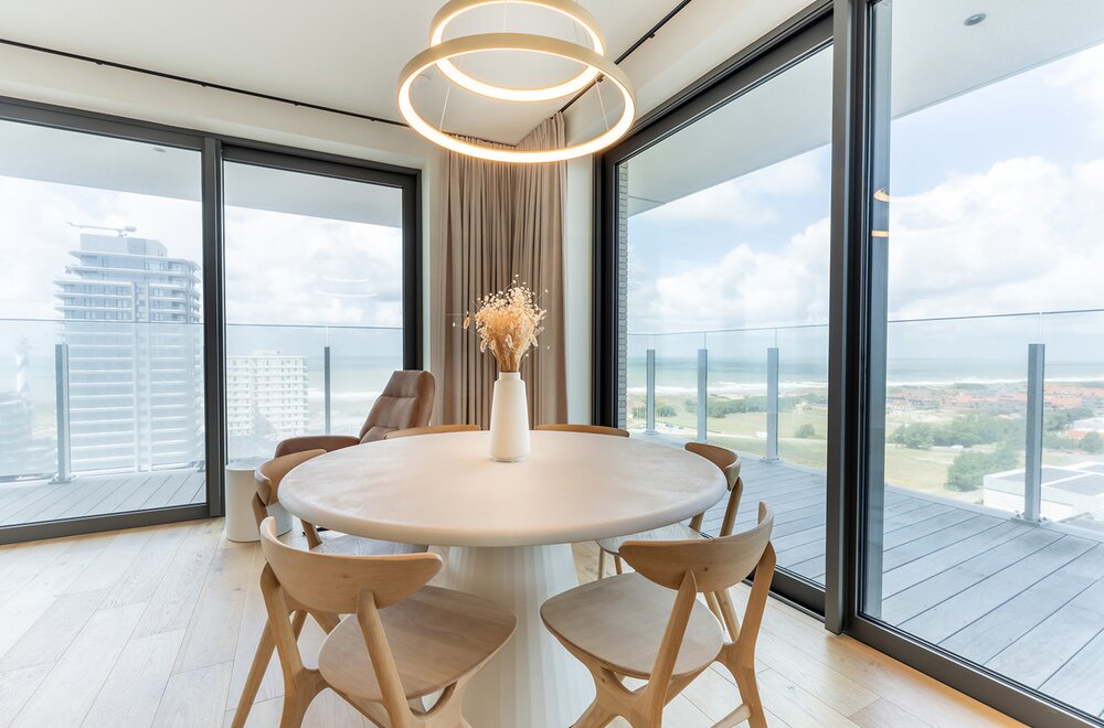 luxe-appartement-met-zwembad-en-fenomenaal-zeezicht-op-de-oosteroever005.jpg
