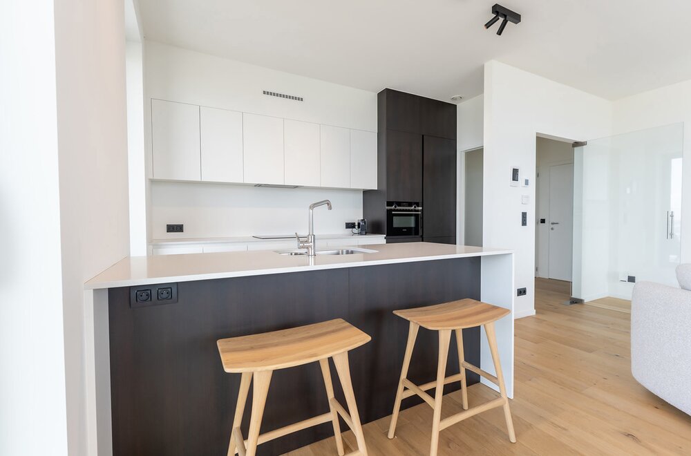 luxe-appartement-met-zwembad-en-fenomenaal-zeezicht-op-de-oosteroever007.jpg