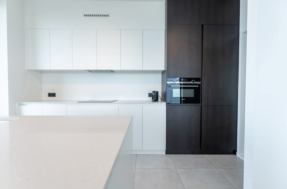 luxe-appartement-met-zwembad-en-fenomenaal-zeezicht-op-de-oosteroever008.jpg