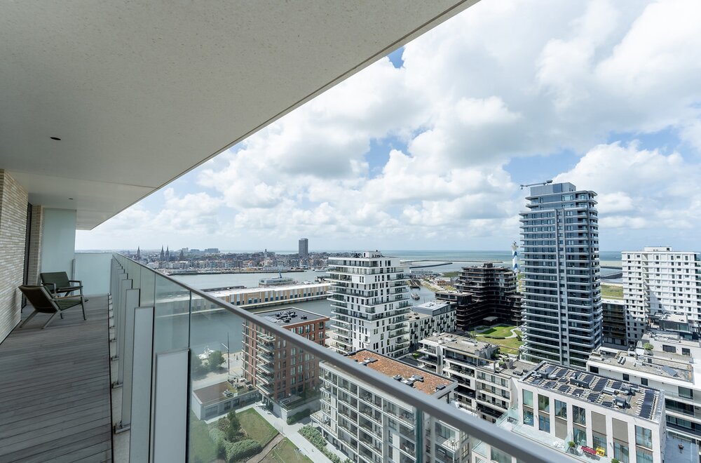 luxe-appartement-met-zwembad-en-fenomenaal-zeezicht-op-de-oosteroever010.jpg