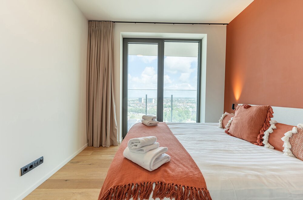 luxe-appartement-met-zwembad-en-fenomenaal-zeezicht-op-de-oosteroever013.jpg