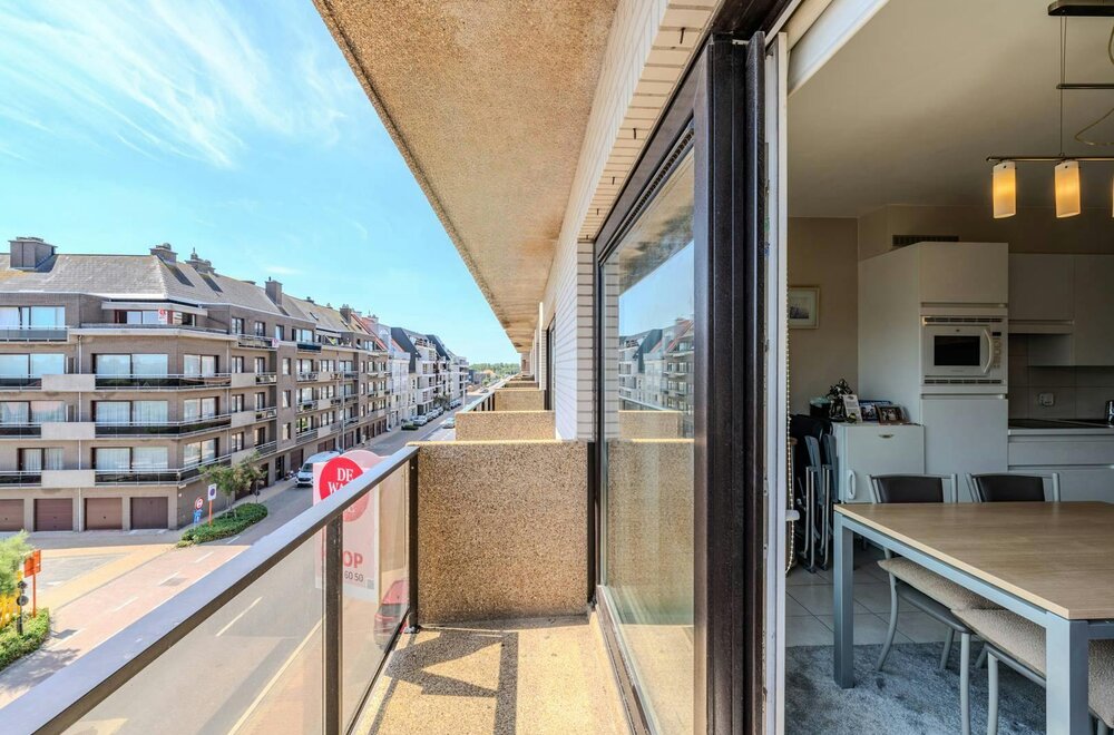 studio-met-slaaphoek-en-zonnig-terras-te-middelkerke003.jpg
