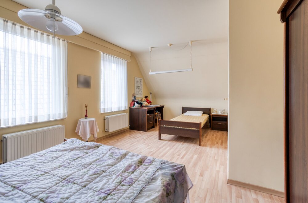 ruime-woning-met-3-slaapkamers-op-een-perceel-van-1-880-m-te-olen-centrum-022.jpg