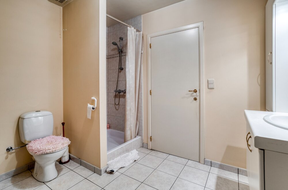 ruime-woning-met-3-slaapkamers-op-een-perceel-van-1-880-m-te-olen-centrum-025.jpg