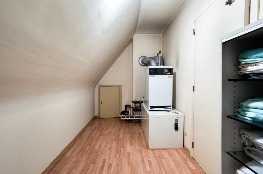 ruime-woning-met-3-slaapkamers-op-een-perceel-van-1-880-m-te-olen-centrum-026.jpg