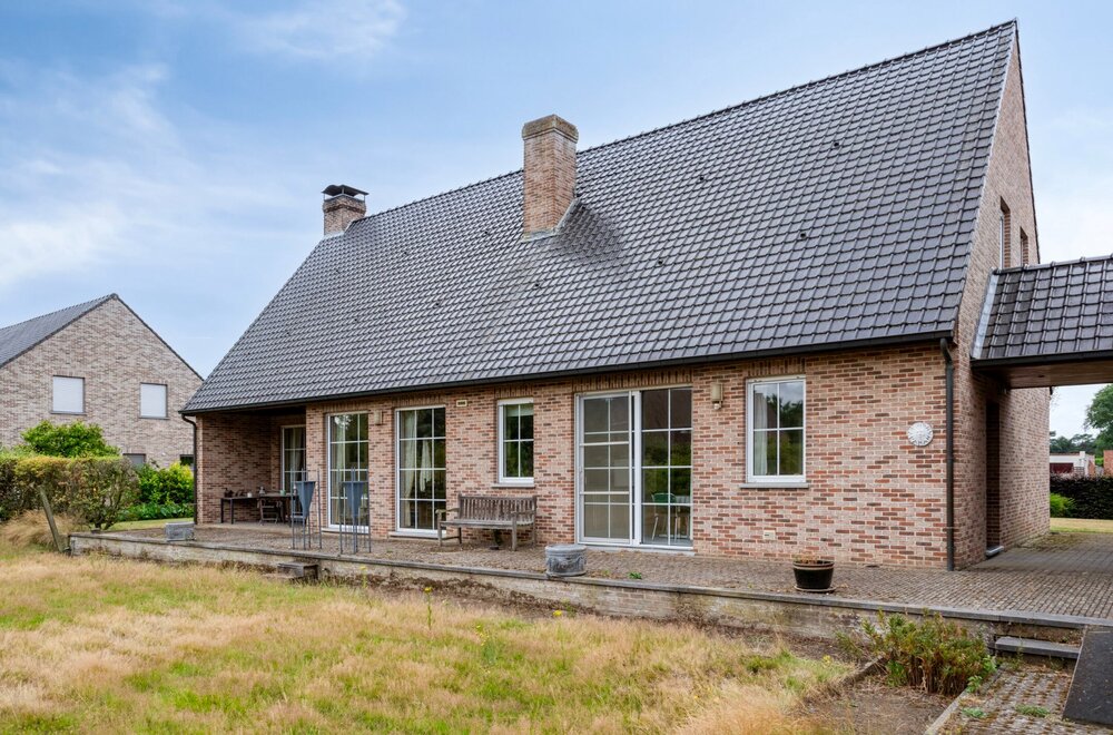 ruime-woning-met-3-slaapkamers-op-een-perceel-van-1-880-m-te-olen-centrum-029.jpg