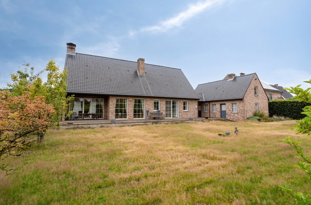 ruime-woning-met-3-slaapkamers-op-een-perceel-van-1-880-m-te-olen-centrum-033.jpg