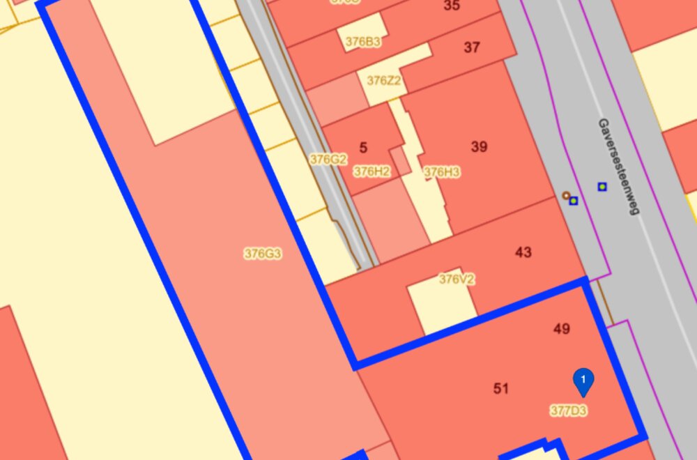gebouw-voor-gemengd-gebruik-bestaande-uit-commerci-le-ruimte-showroom-of-kantoren-met-aansluitend-grote-loods-en-4-appartementen-waarvan-2-in-casco-staat-vele-mogelijkheden-zowel-commercieel-als-kanto003.jpg