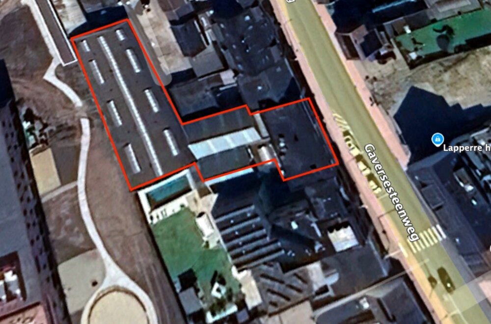 gebouw-voor-gemengd-gebruik-bestaande-uit-commerci-le-ruimte-showroom-of-kantoren-met-aansluitend-grote-loods-en-4-appartementen-waarvan-2-in-casco-staat-vele-mogelijkheden-zowel-commercieel-als-kanto004.jpg