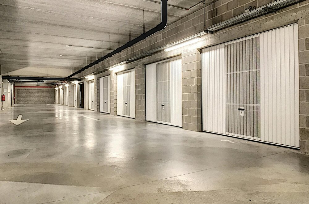 vlot-toegankelijke-dubbele-garage-te-brugge-001.jpg