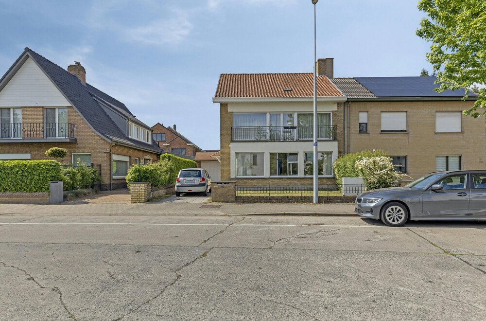 eigendom-te-koop-met-2-appartementen-te-sint-andries003.jpg