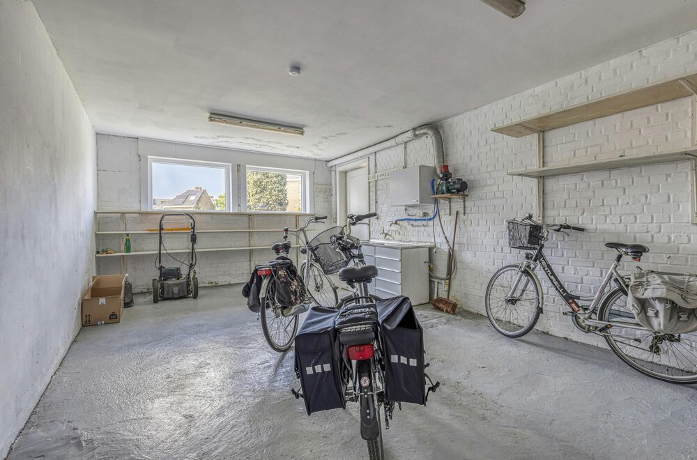 eigendom-te-koop-met-2-appartementen-te-sint-andries011.jpg