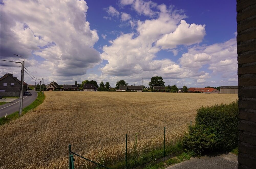 bijzonder-uime-halfopen-woning-met-landelijke-rust-op-954-m-003.jpg
