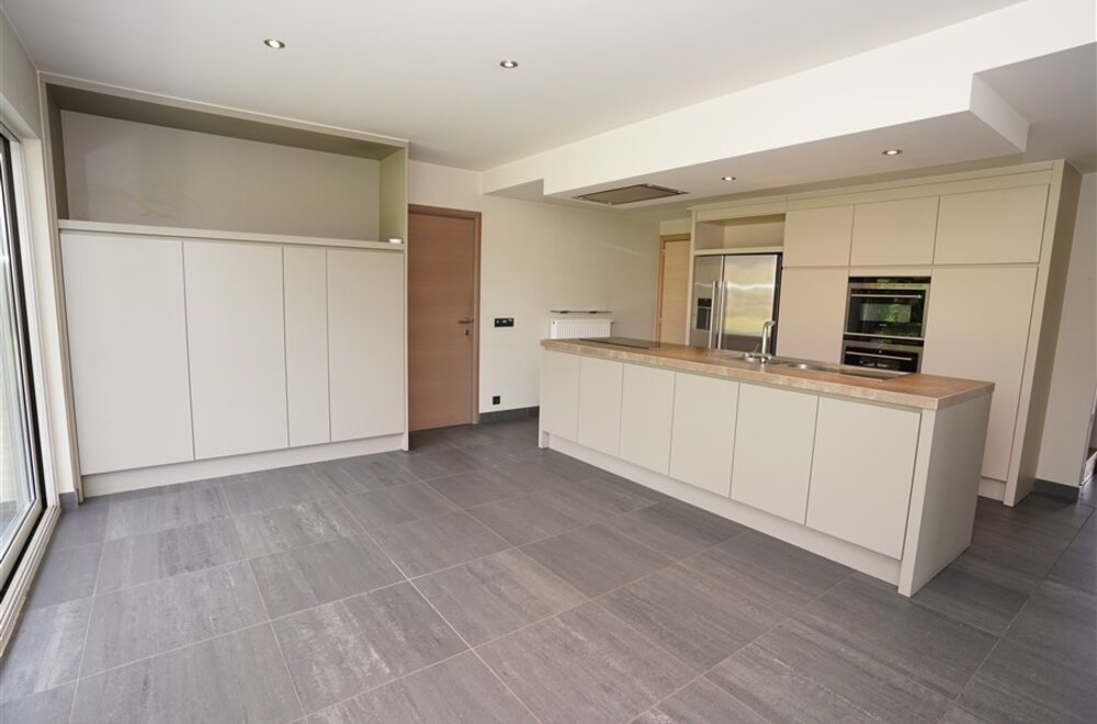 bijzonder-uime-halfopen-woning-met-landelijke-rust-op-954-m-007.jpg
