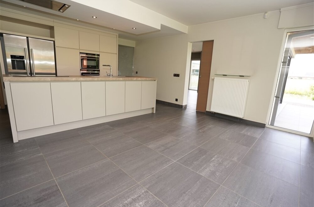 bijzonder-uime-halfopen-woning-met-landelijke-rust-op-954-m-008.jpg