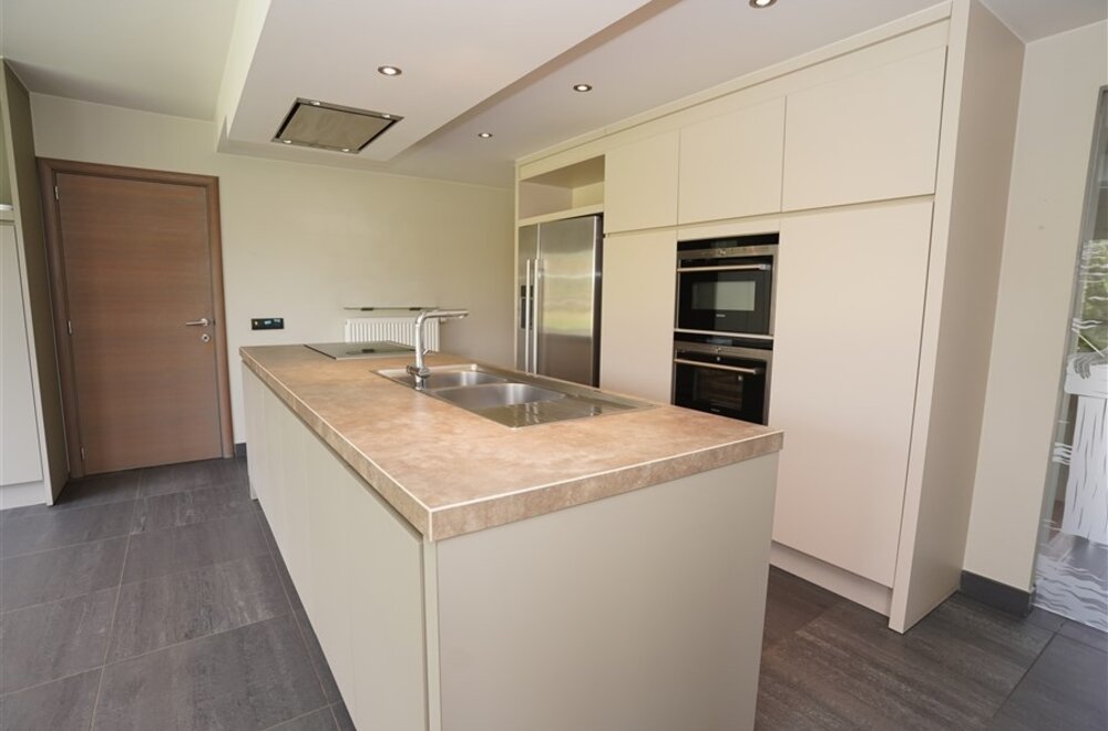 bijzonder-uime-halfopen-woning-met-landelijke-rust-op-954-m-009.jpg