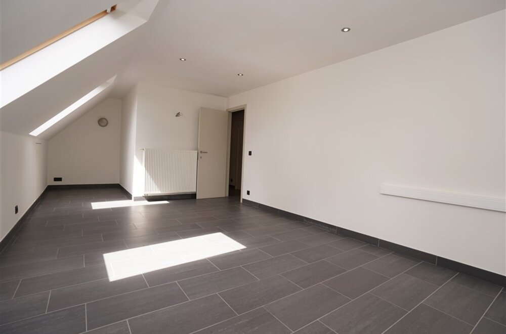 bijzonder-uime-halfopen-woning-met-landelijke-rust-op-954-m-017.jpg