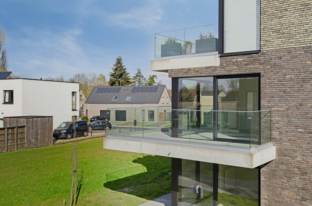 modern-appartement-met-royaal-terras-te-koop-in-roeselare009.jpg