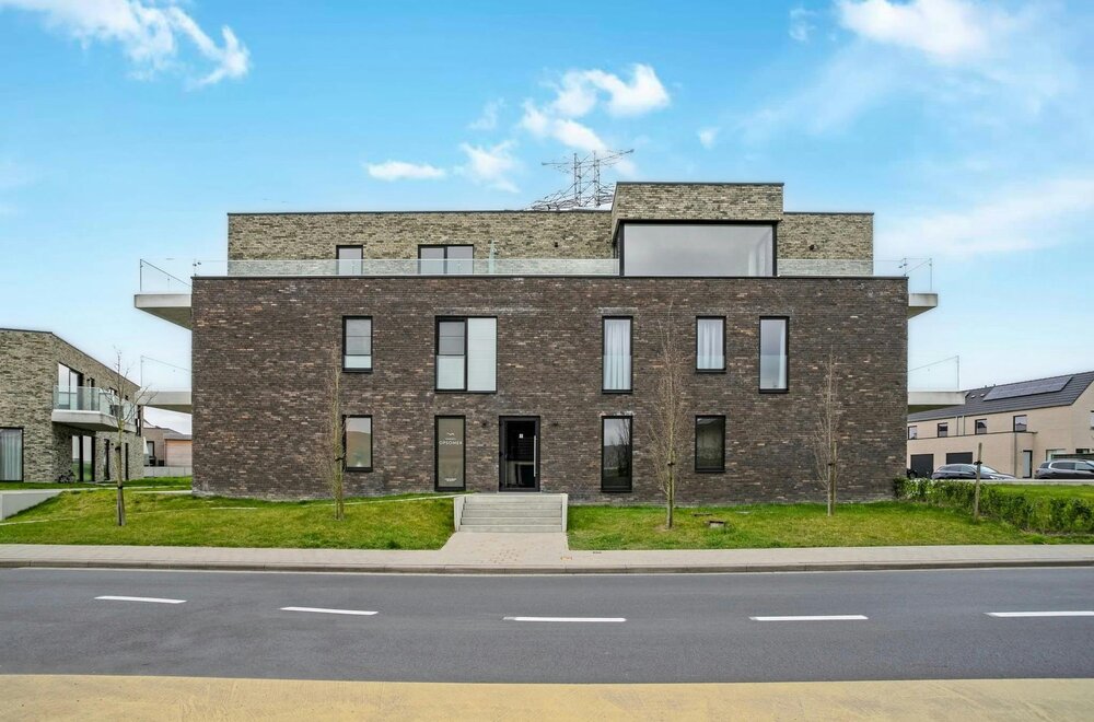 modern-appartement-met-royaal-terras-te-koop-in-roeselare010.jpg