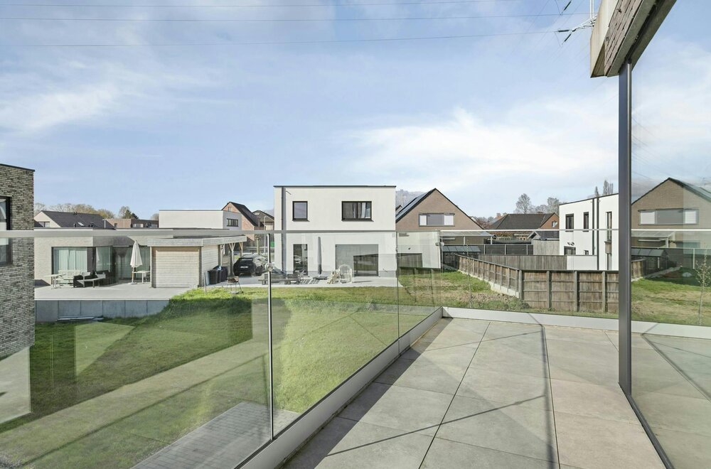 modern-appartement-met-royaal-terras-te-koop-in-roeselare011.jpg