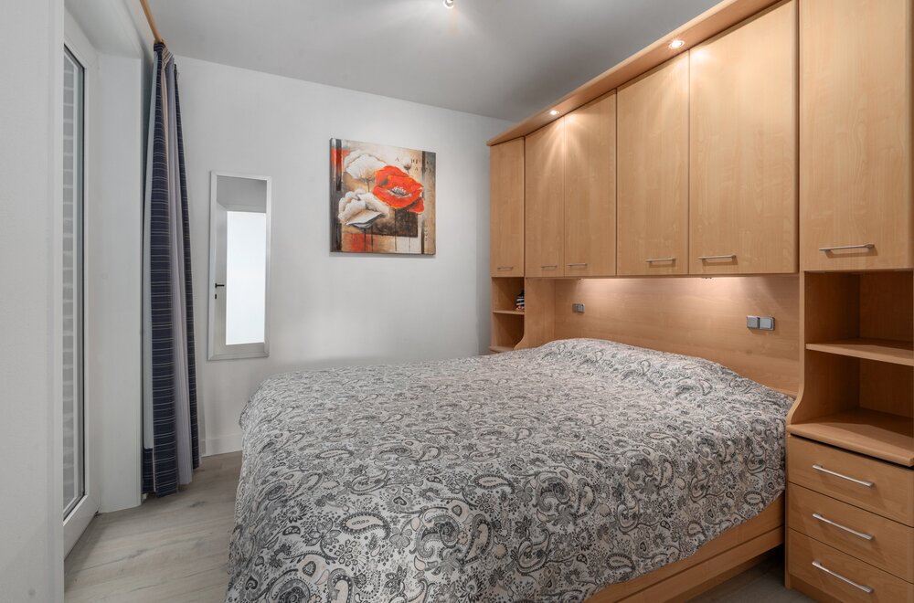 gerenoveerd-appartement-met-open-zicht-en-zuidgericht-terras007.jpg