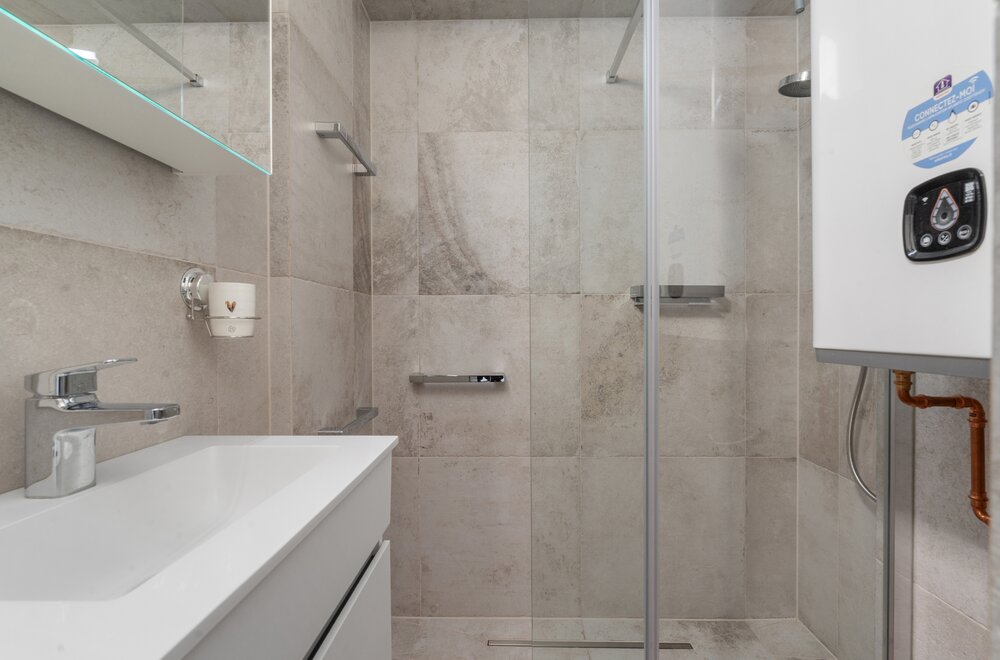 gerenoveerd-appartement-met-open-zicht-en-zuidgericht-terras009.jpg