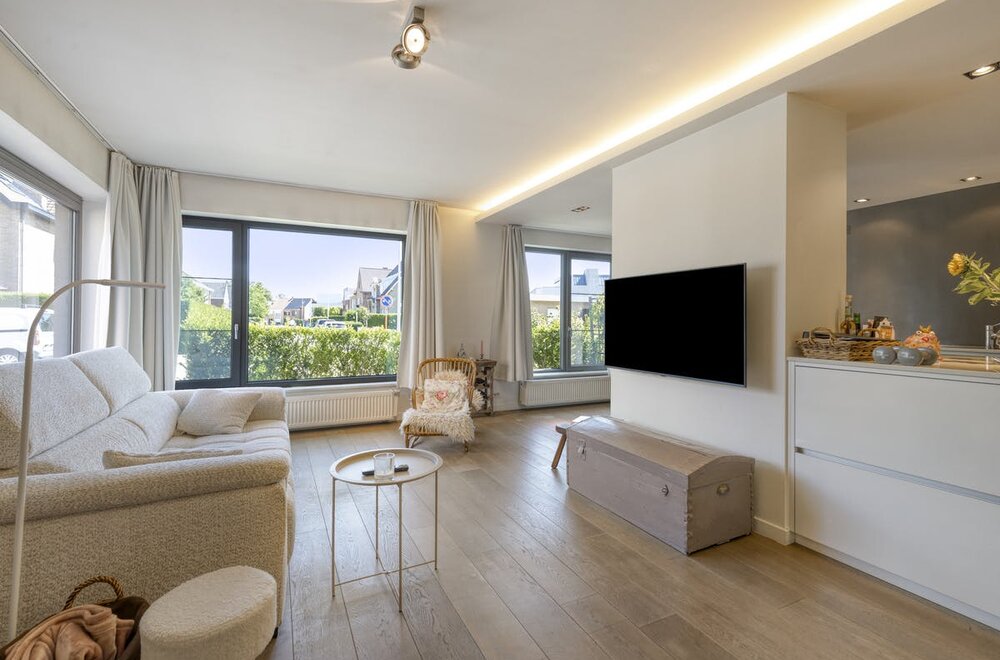 uniek-pand-met-appartement-en-3-studentenkamers-in-sint-michiels002.jpg