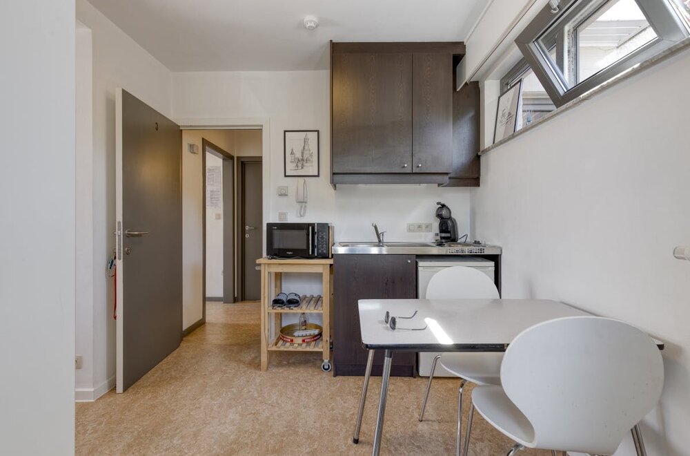 uniek-pand-met-appartement-en-3-studentenkamers-in-sint-michiels017.jpg