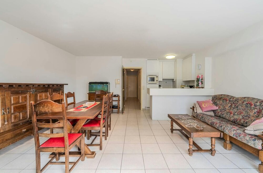 centraal-gelegen-appartement-met-twee-slaapkamers-te-koop-op-topligging-004.jpg