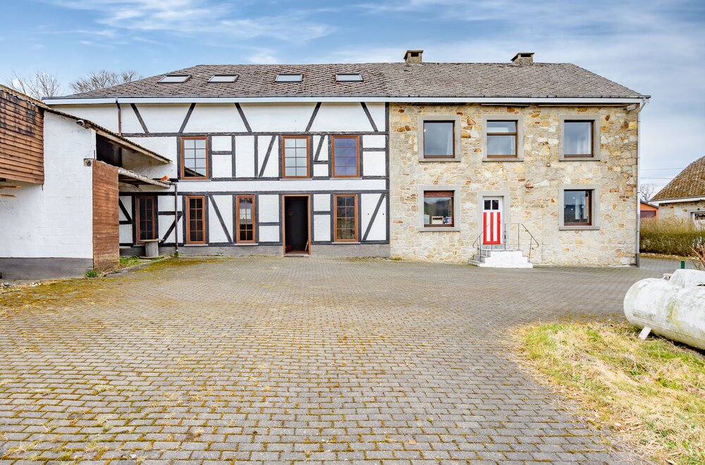 huis-met-gastenkamers-of-g-te-in-vielsalm001.jpg