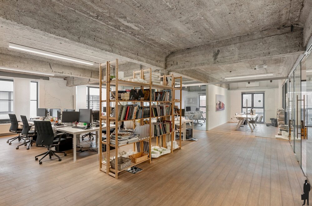 lichtovergoten-industri-le-loft-met-open-structuur-en-ruwe-materialen002.jpg