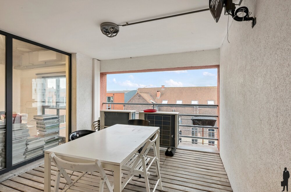 lichtovergoten-industri-le-loft-met-open-structuur-en-ruwe-materialen005.jpg