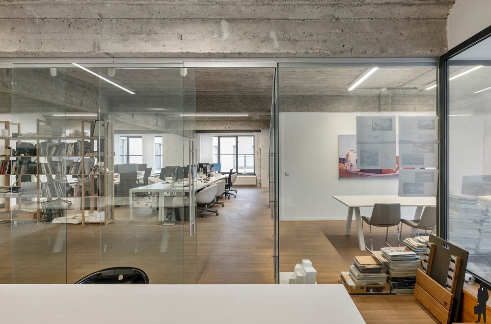 lichtovergoten-industri-le-loft-met-open-structuur-en-ruwe-materialen006.jpg