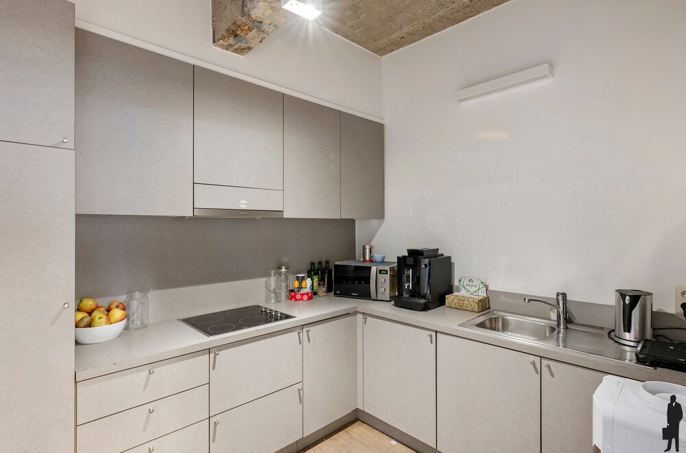 lichtovergoten-industri-le-loft-met-open-structuur-en-ruwe-materialen012.jpg