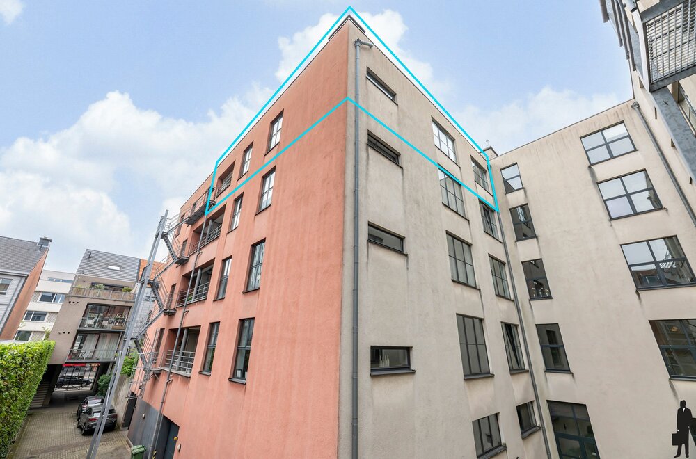 lichtovergoten-industri-le-loft-met-open-structuur-en-ruwe-materialen016.jpg