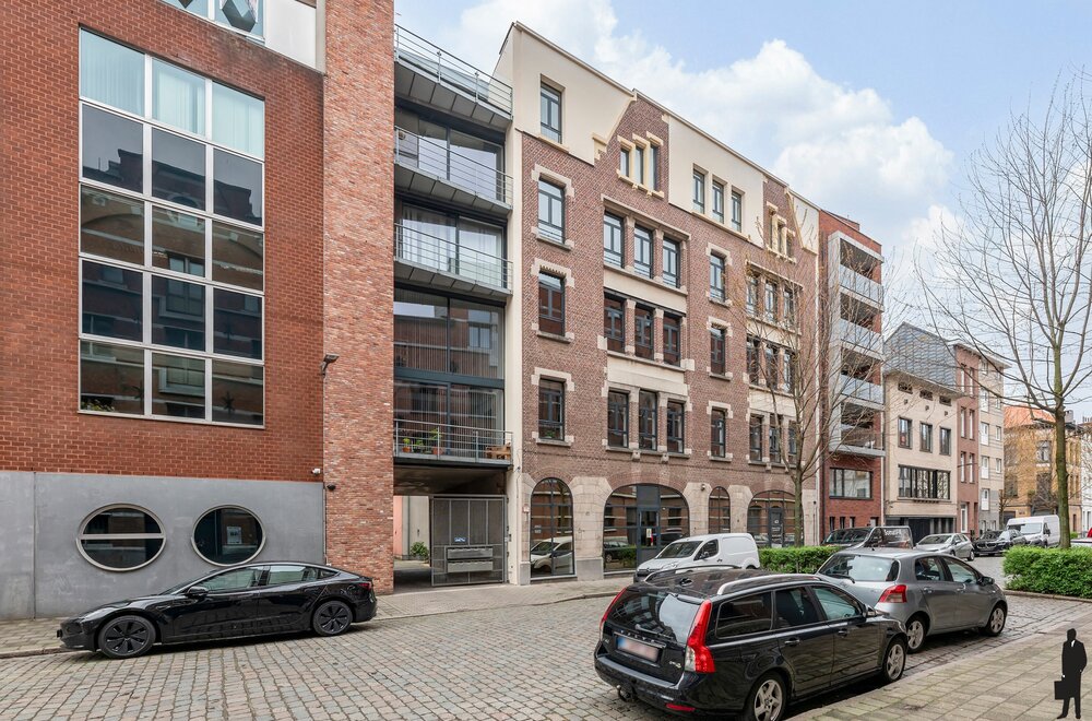 lichtovergoten-industri-le-loft-met-open-structuur-en-ruwe-materialen017.jpg