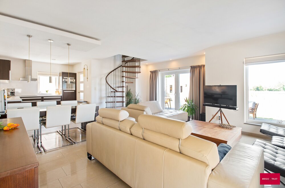 duurzame-villa-met-dubbele-woonfunctie-en-prachtig-uitzicht-in-poppel-011.jpg