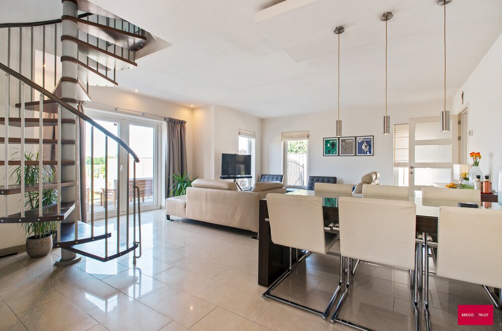 duurzame-villa-met-dubbele-woonfunctie-en-prachtig-uitzicht-in-poppel-015.jpg