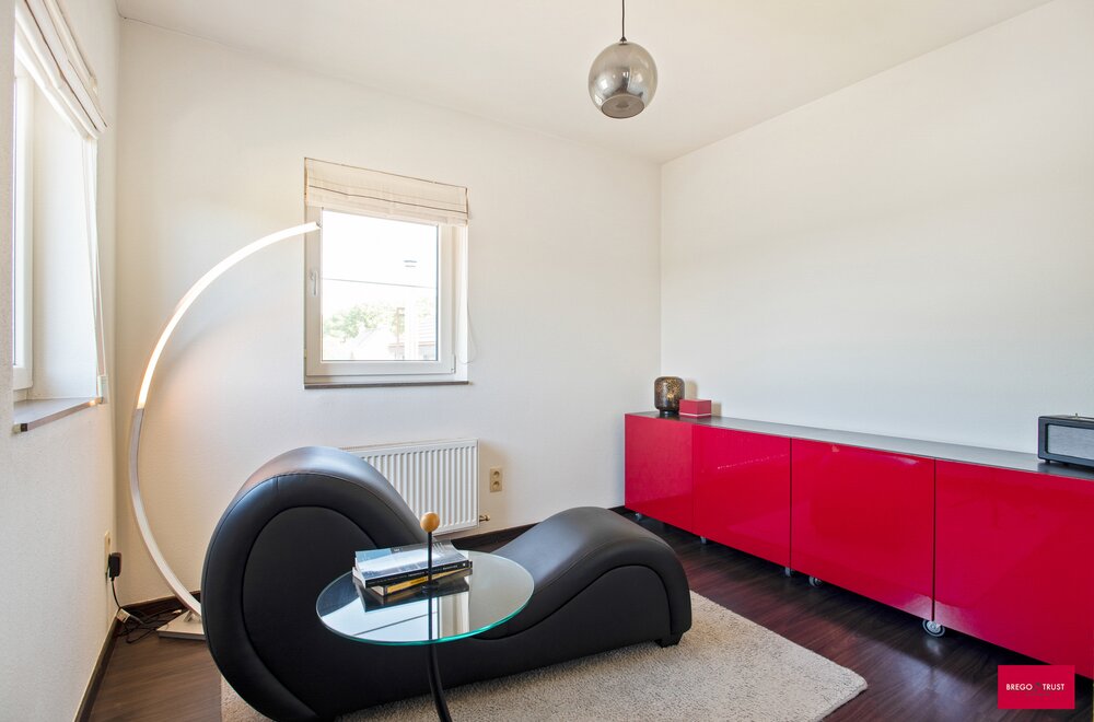 duurzame-villa-met-dubbele-woonfunctie-en-prachtig-uitzicht-in-poppel-019.jpg