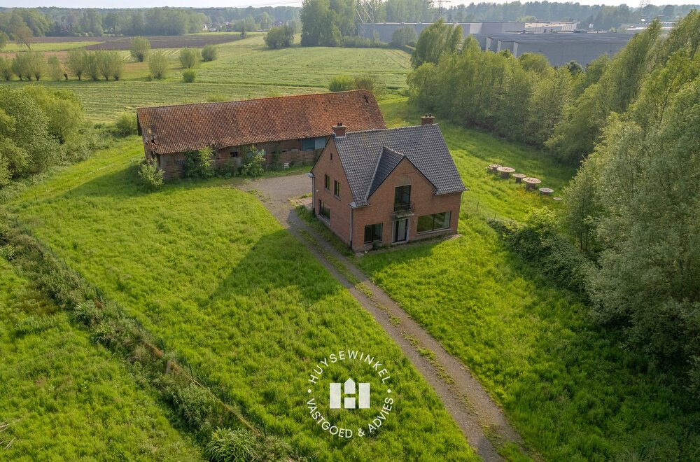 te-renoveren-ngezinswoning-met-woningbijgebouw-van-270m-001.jpg