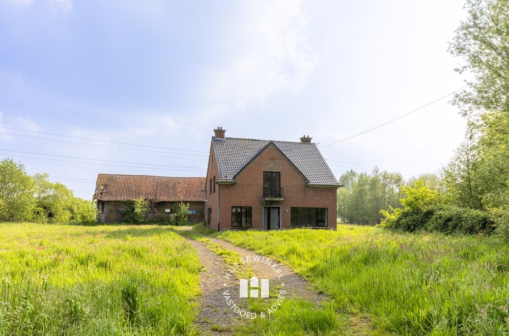te-renoveren-ngezinswoning-met-woningbijgebouw-van-270m-005.jpg