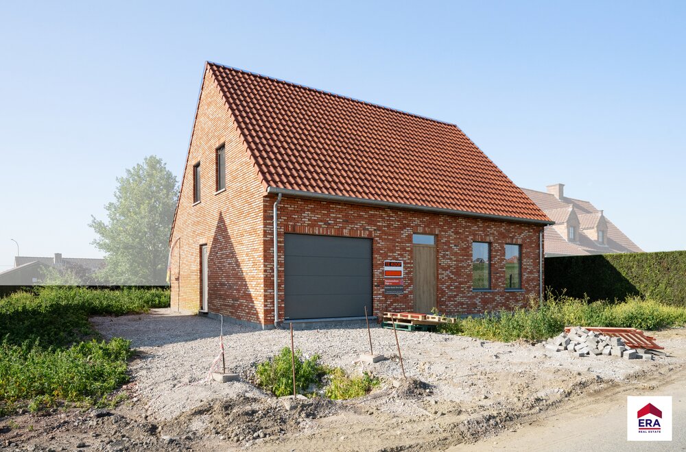 prachtige-nieuwbouwwoning-met-4-slpks-op-536m-in-aarsele-006.jpg